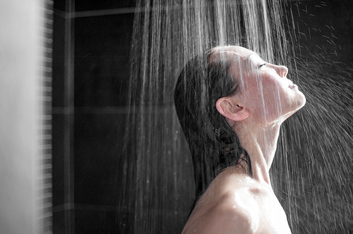 9 Manfaat Mandi Air Dingin untuk Kesehatan
